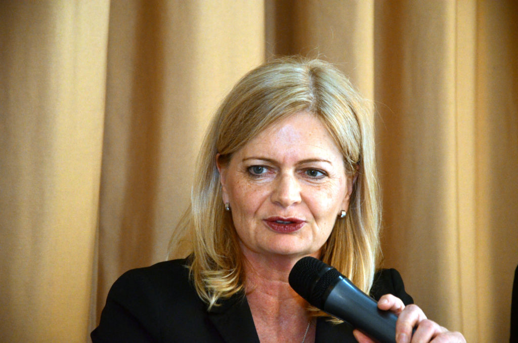 Die Stadt Bad Nauheim sollte Erzieherinnen und Erzieher künftig dual ausbilden, meint die FDP. Hier ist die Fraktion vertreten durch Stadtverordnete Britta Weber. (Bild: Petra Ihm-Fahle)