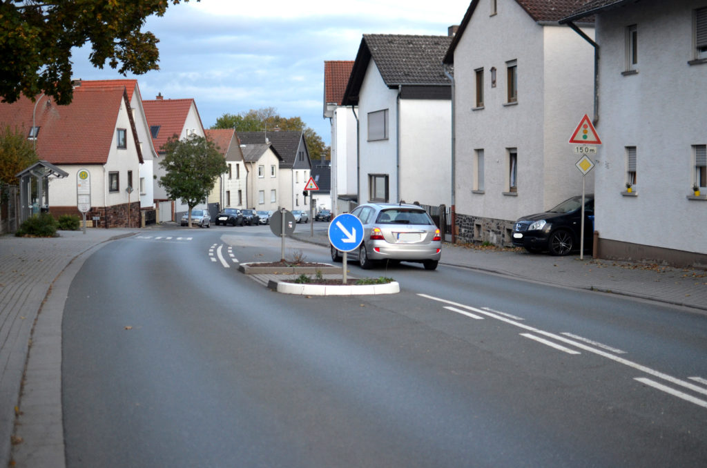Radarfallen: Nach Ansicht der städtischen CDU sollte ein Blitzer in der Weingartenstraße in Nieder-Mörlen stehen. (Bild: Petra Ihm-Fahle)